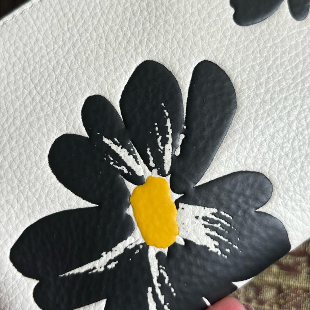 Authentic COACH Leather floral zip card wristlet - Picture 5 of 10